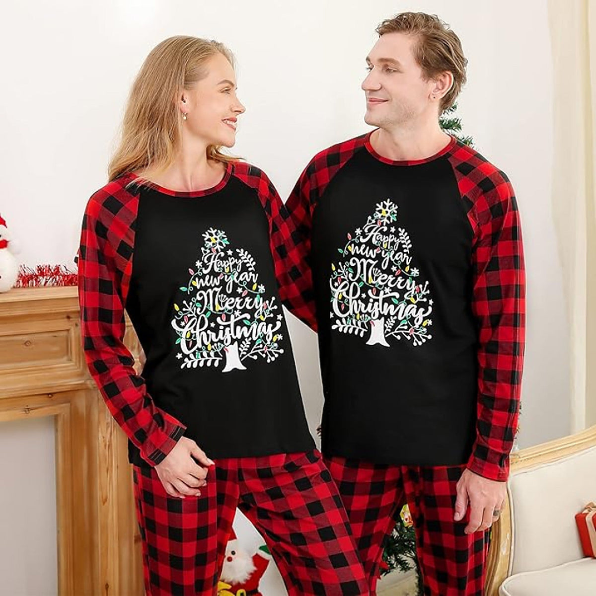 Matchende julepyjamas - ternet pyjamassæt til par