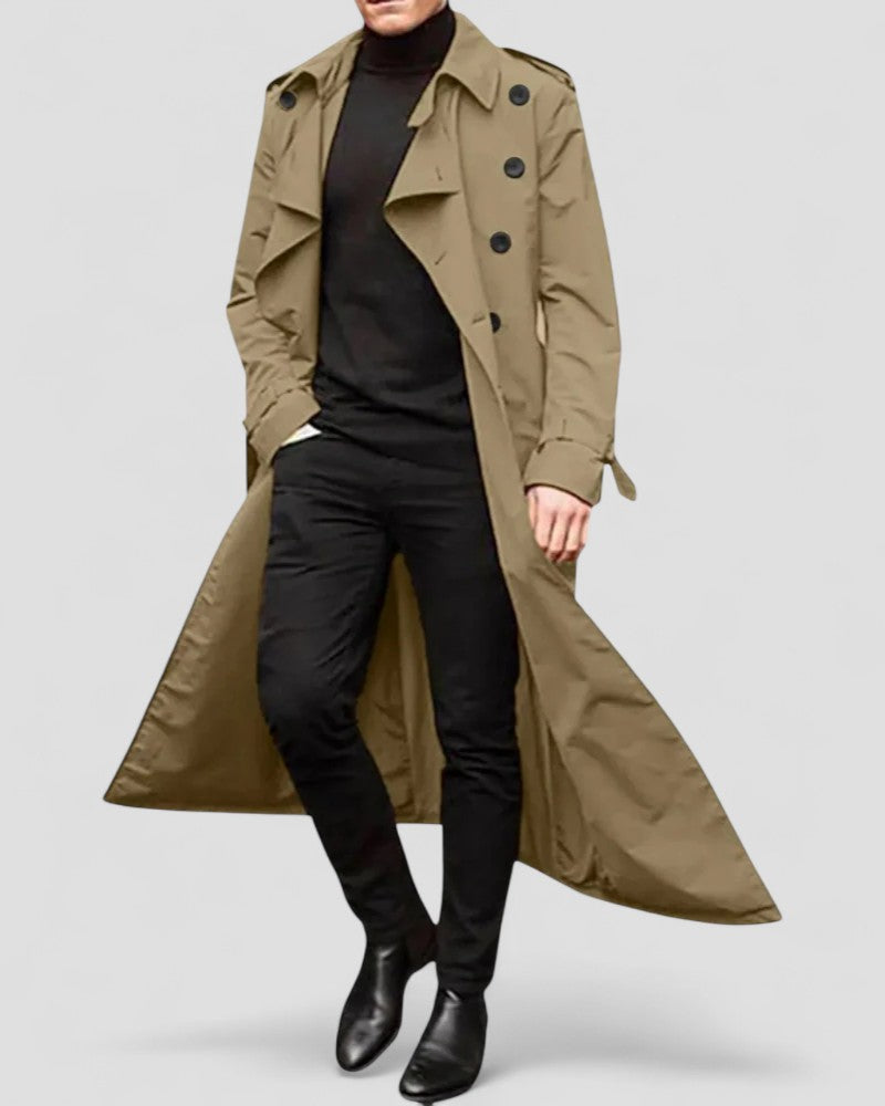 Lang trenchcoat til mænd i moderne stil med dobbelt knaplukning