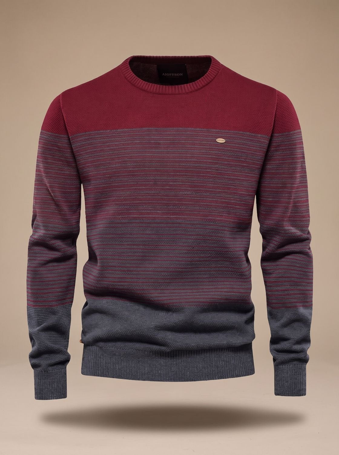Strikket sweater til mænd med striber, farvefelter og rund hals