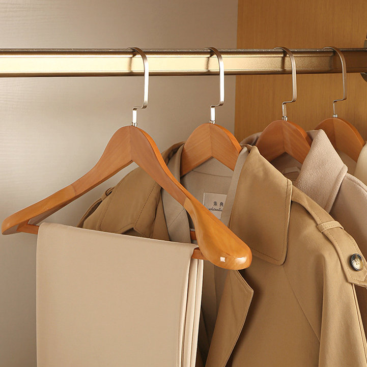 Oaklee Elite – Luxury Wooden Hangers with Refined Design