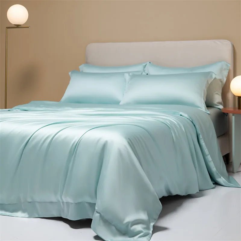 BAMBOOLUXE - Cooling Bed Cover Made from High-Quality Bamboo Fiber for Elegant Sleep Comfort