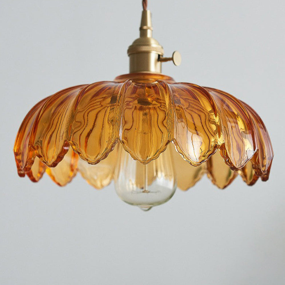 Glass Light That Delights with Its Details!