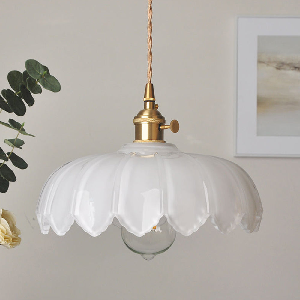 Glass Light That Delights with Its Details!