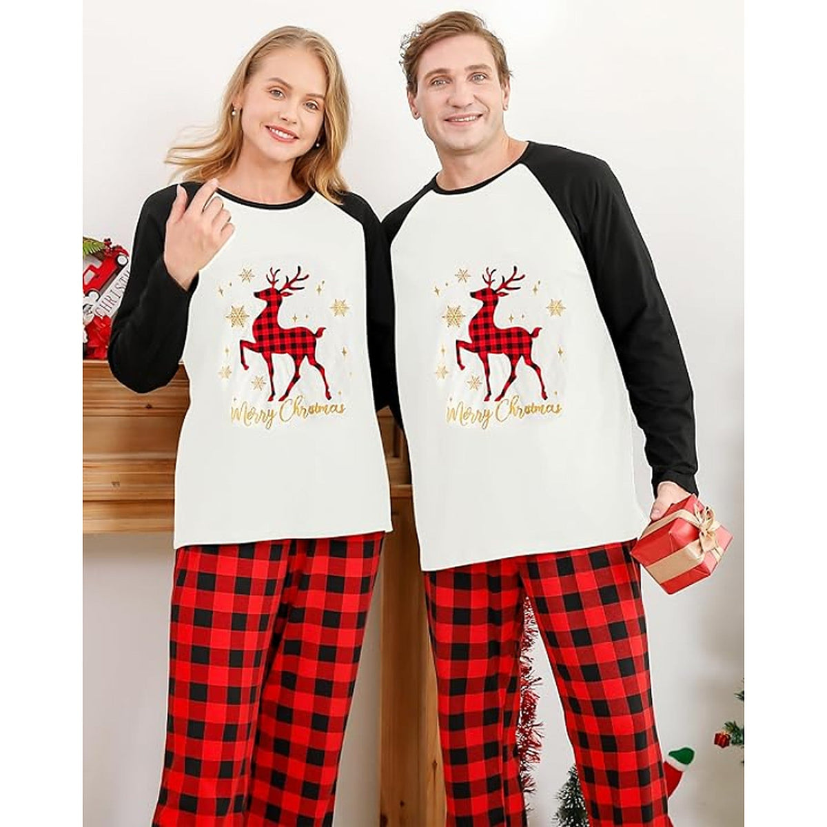 Matchende julepyjamas - ternet pyjamassæt til par
