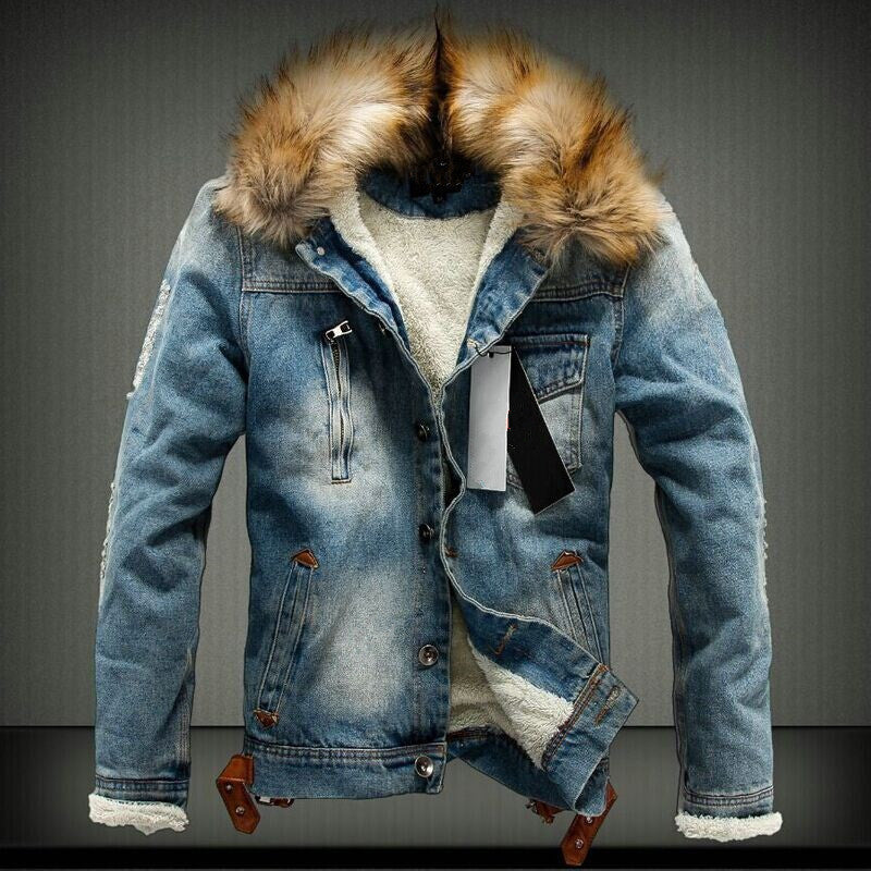 Ανδρικό τζιν τζάκετ τύπου trucker με επένδυση από teddy fleece, κουκούλα από συνθετική γούνα και distressed λεπτομέρειες