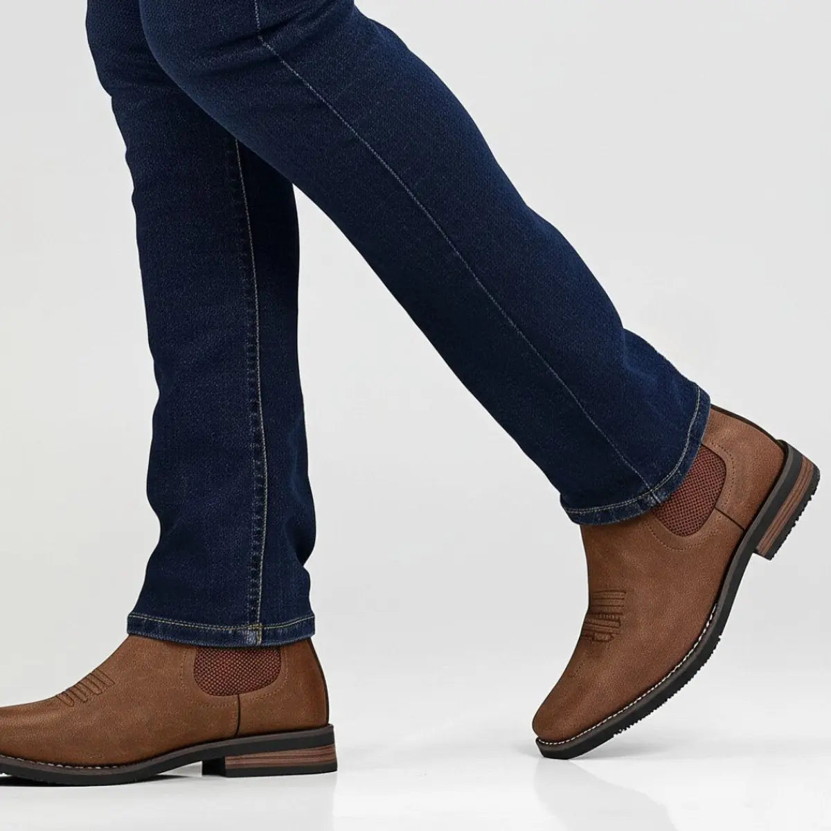 Chelsea-ankelstøvler til mænd med westernsyninger og slip-on-design