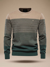 Strikket sweater til mænd med striber, farvefelter og rund hals