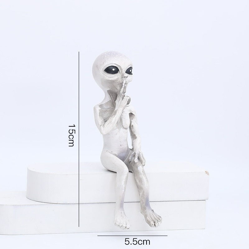Nokmo | Alien Statue Made of Resin for Garden & Outdoor Area