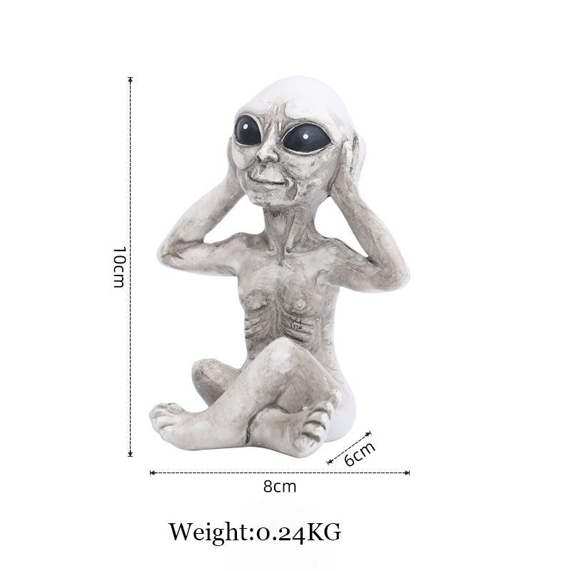 Nokmo | Alien Statue Made of Resin for Garden & Outdoor Area