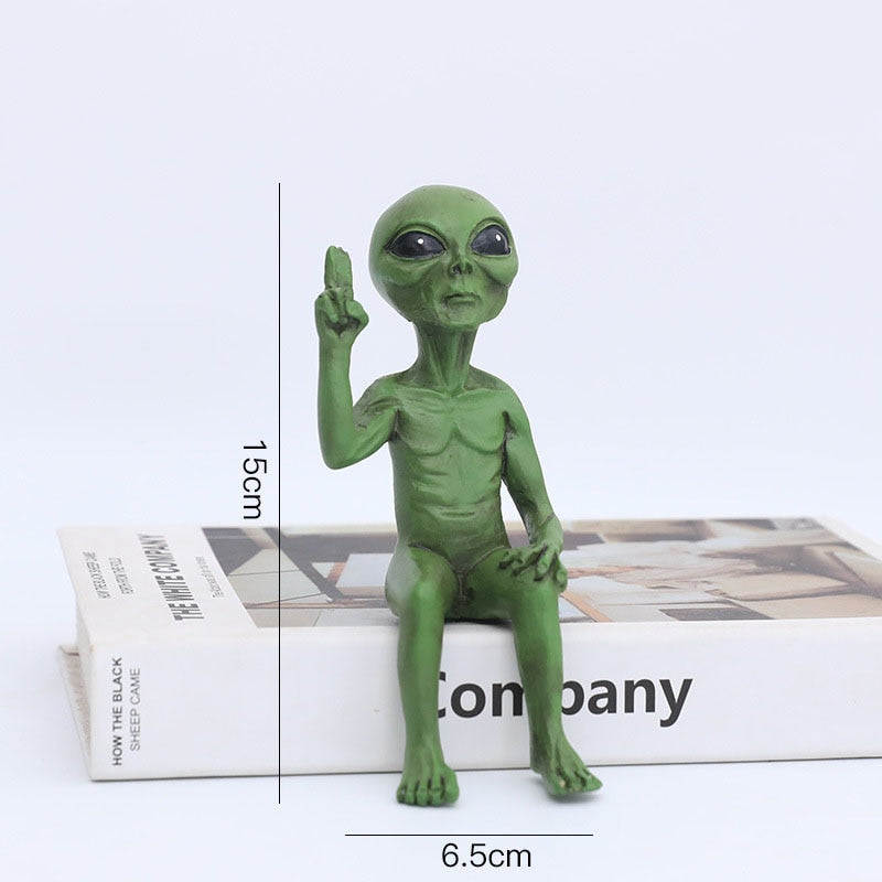 Nokmo | Alien Statue Made of Resin for Garden & Outdoor Area