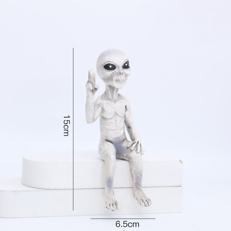 Nokmo | Alien Statue Made of Resin for Garden & Outdoor Area