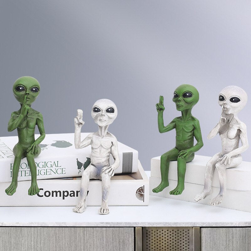 Nokmo | Alien Statue Made of Resin for Garden & Outdoor Area