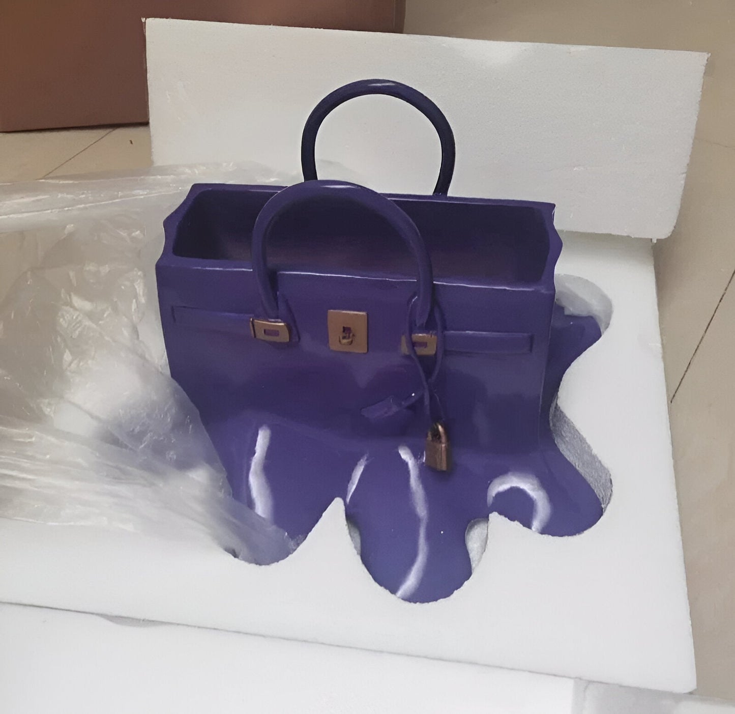 Nokmo | LuxuPurse Vases - Stylish Flower Bag Vase Made of Resin