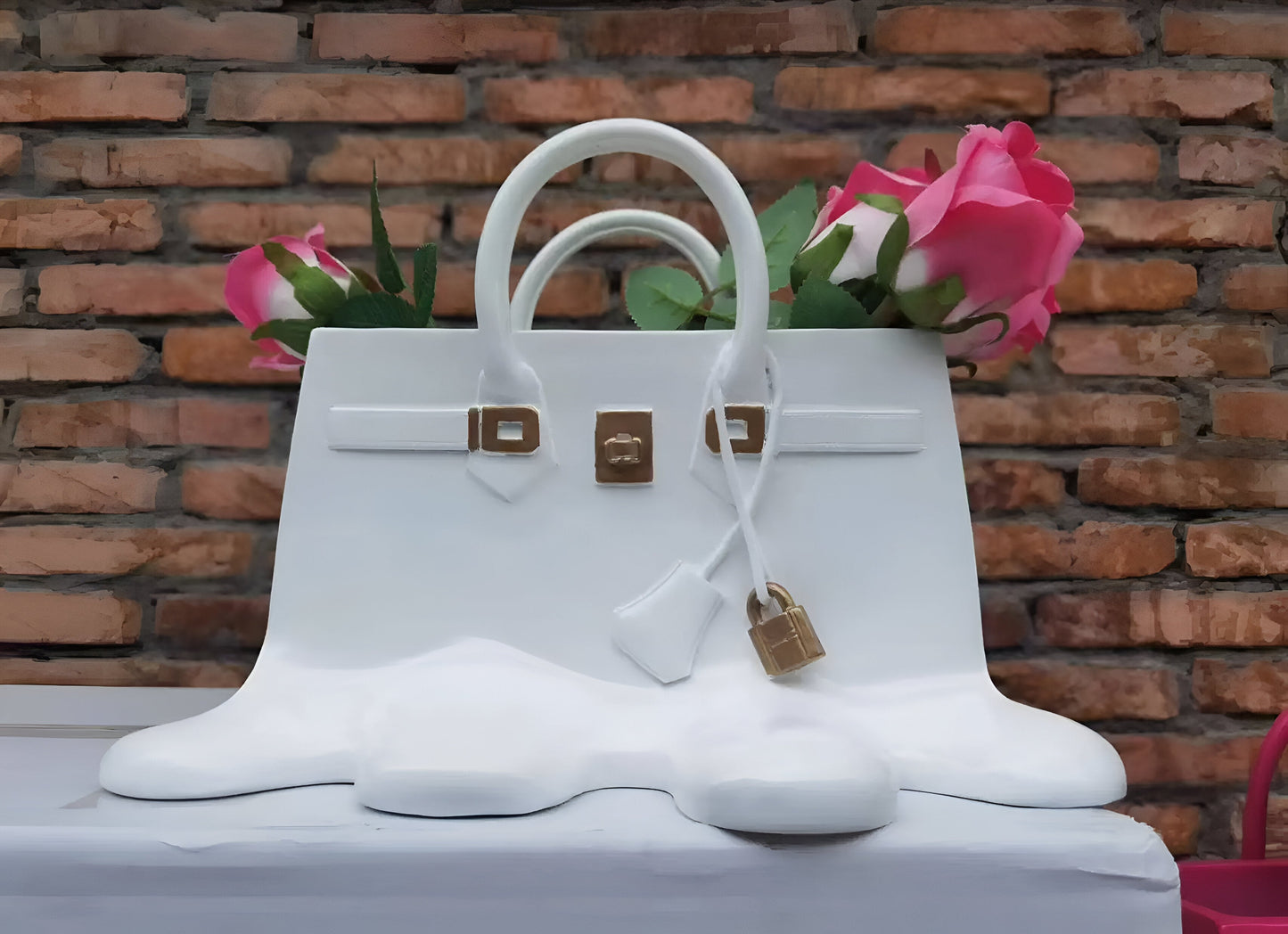 Nokmo | LuxuPurse Vases - Stylish Flower Bag Vase Made of Resin