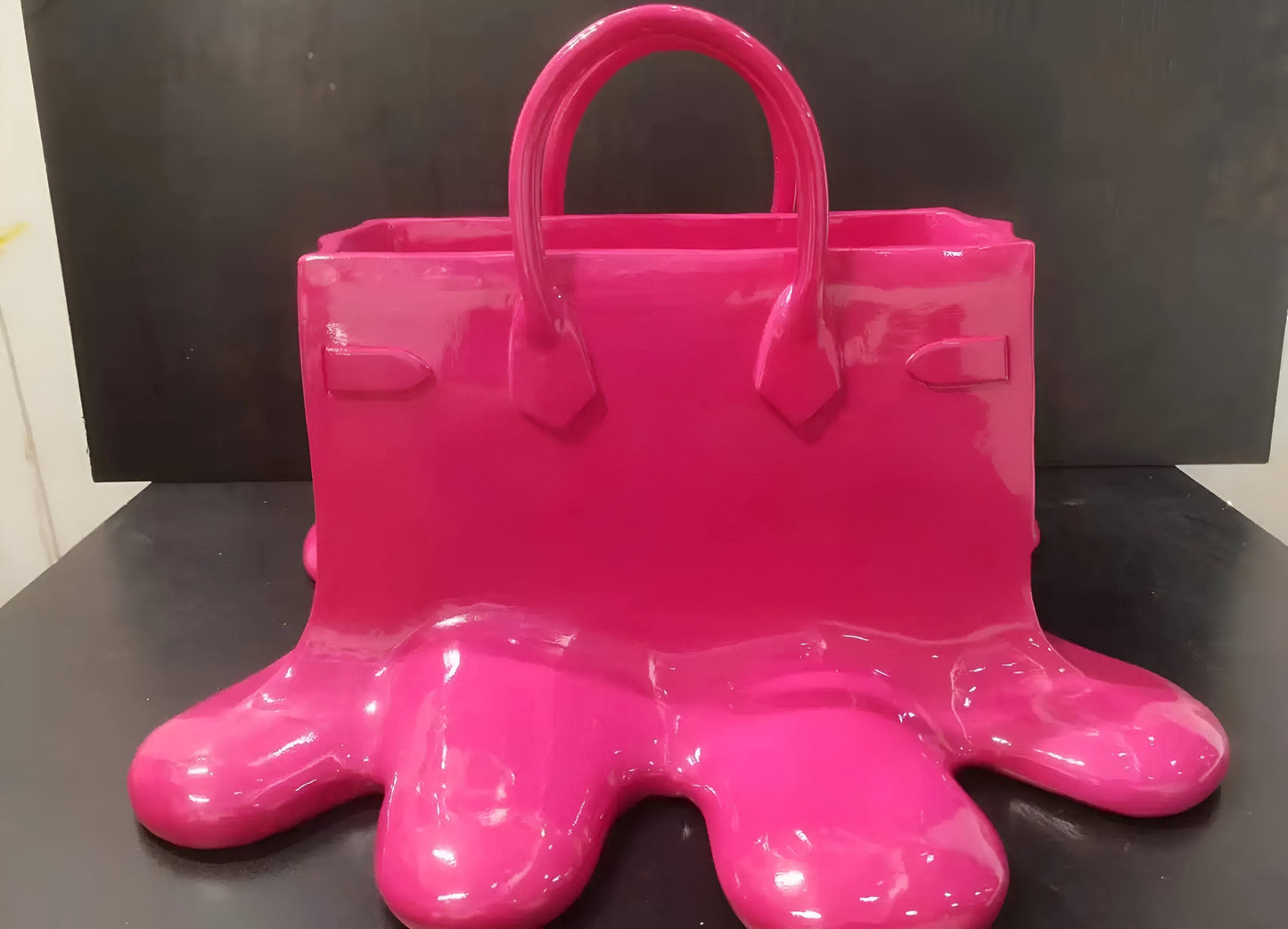 Nokmo | LuxuPurse Vases - Stylish Flower Bag Vase Made of Resin
