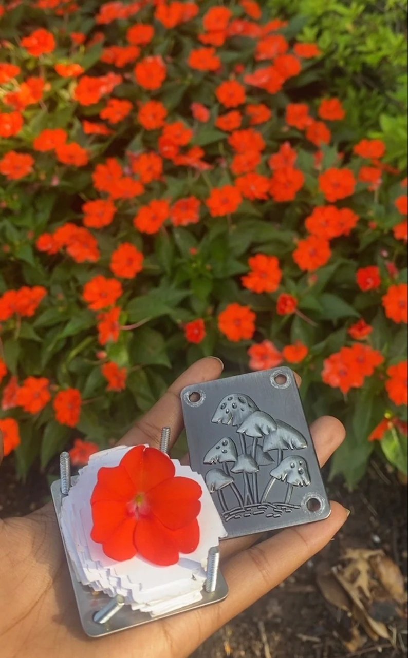 Nokmo | Mini Flower Press | Compact Botanical Keepsake Maker | Portable Craft Tool