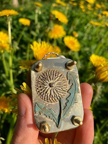 Nokmo | Mini Flower Press | Compact Botanical Keepsake Maker | Portable Craft Tool