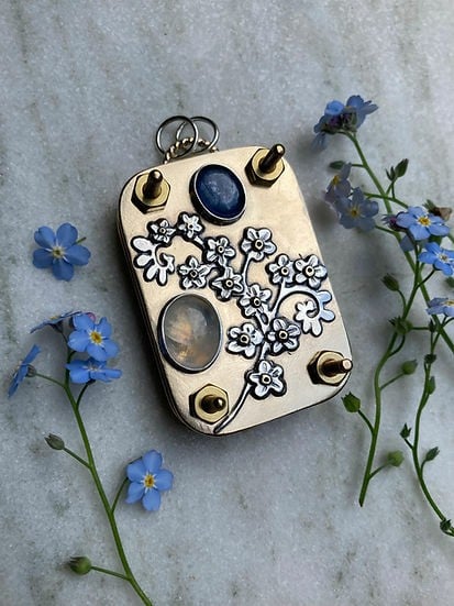 Nokmo | Mini Flower Press | Compact Botanical Keepsake Maker | Portable Craft Tool