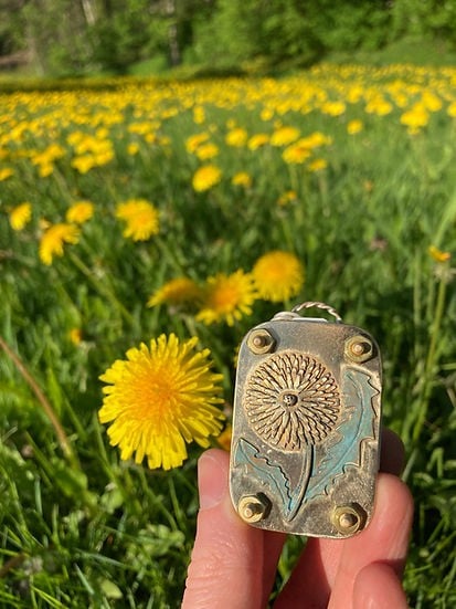 Nokmo | Mini Flower Press | Compact Botanical Keepsake Maker | Portable Craft Tool