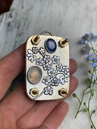 Nokmo | Mini Flower Press | Compact Botanical Keepsake Maker | Portable Craft Tool