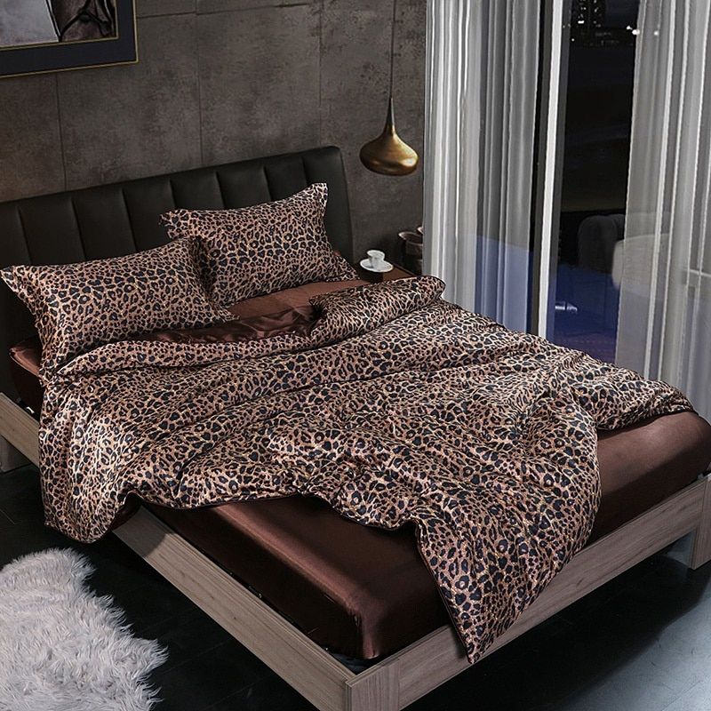 Nokmo | Satin Duvet Cover Set with Pillowcases