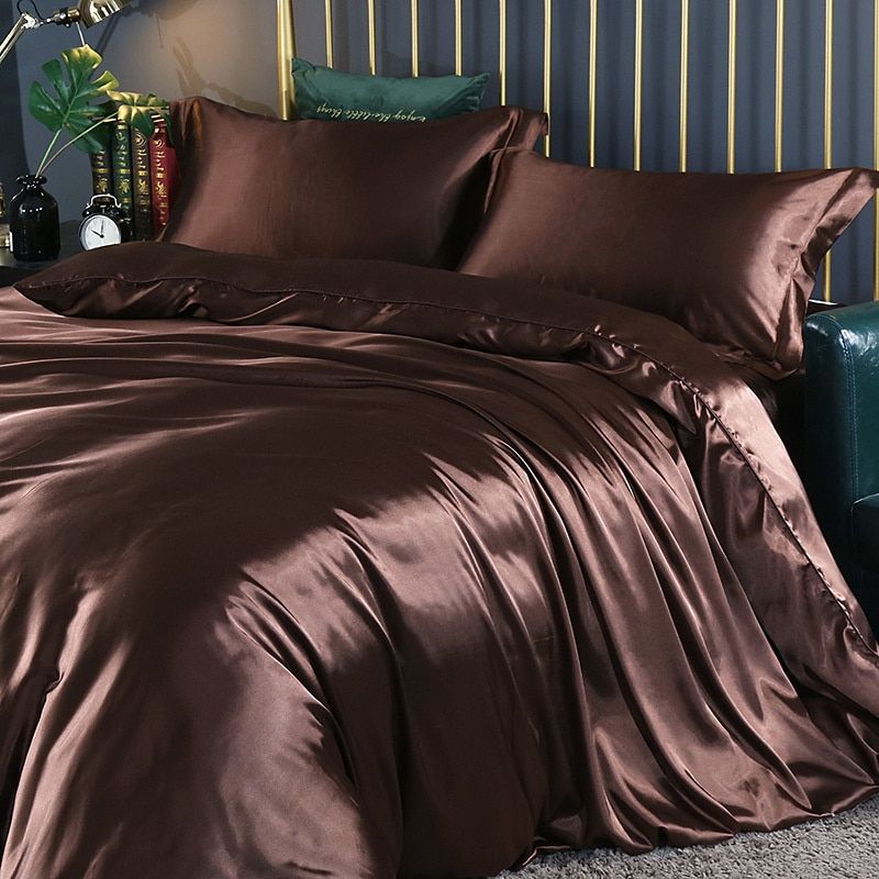Nokmo | Satin Duvet Cover Set with Pillowcases