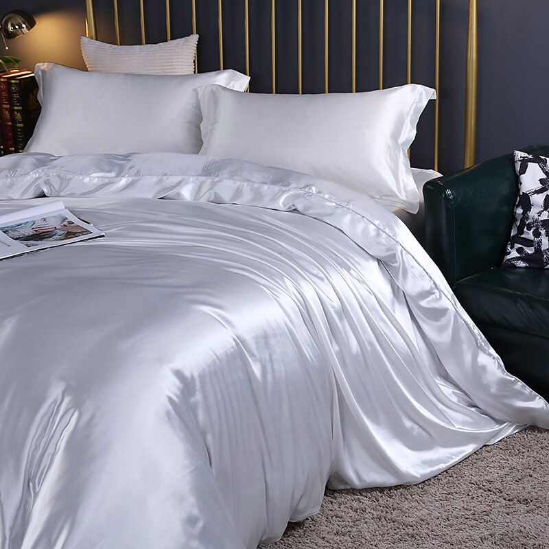 Nokmo | Satin Duvet Cover Set with Pillowcases