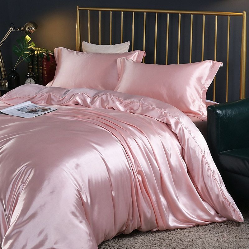 Nokmo | Satin Duvet Cover Set with Pillowcases
