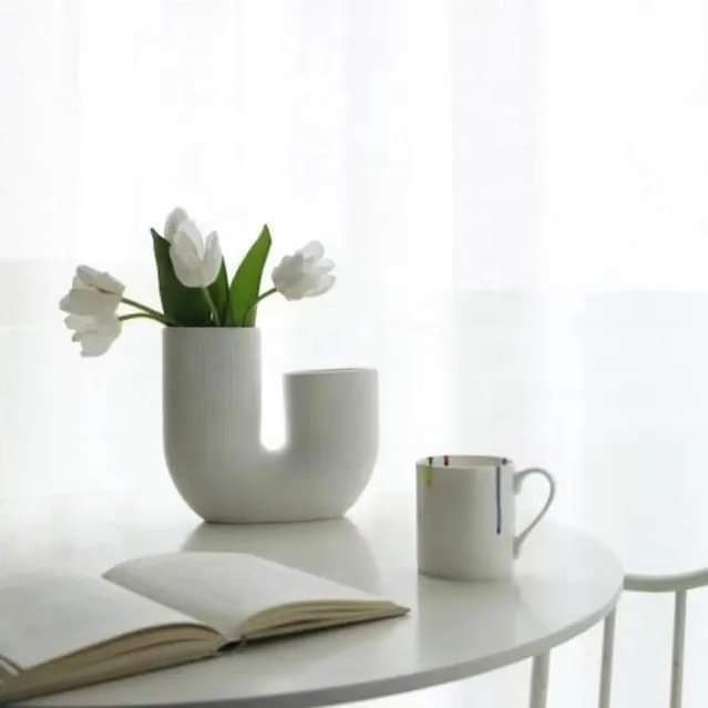 Nokmo | U-shaped Minimalist Vase