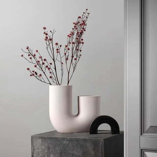Nokmo | U-shaped Minimalist Vase