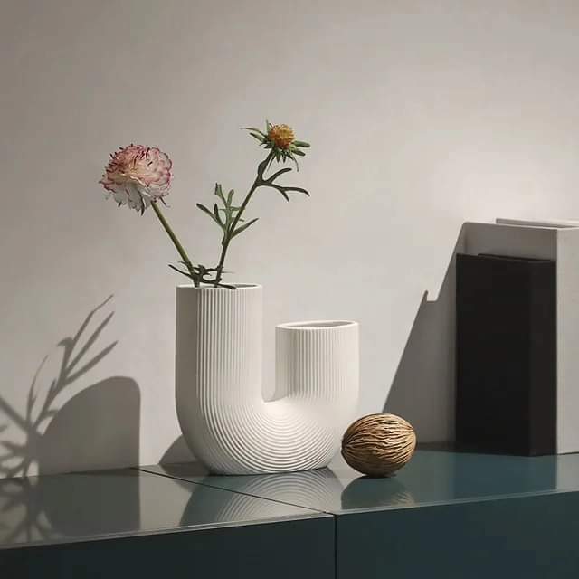 Nokmo | U-shaped Minimalist Vase