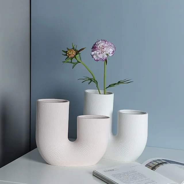 Nokmo | U-shaped Minimalist Vase