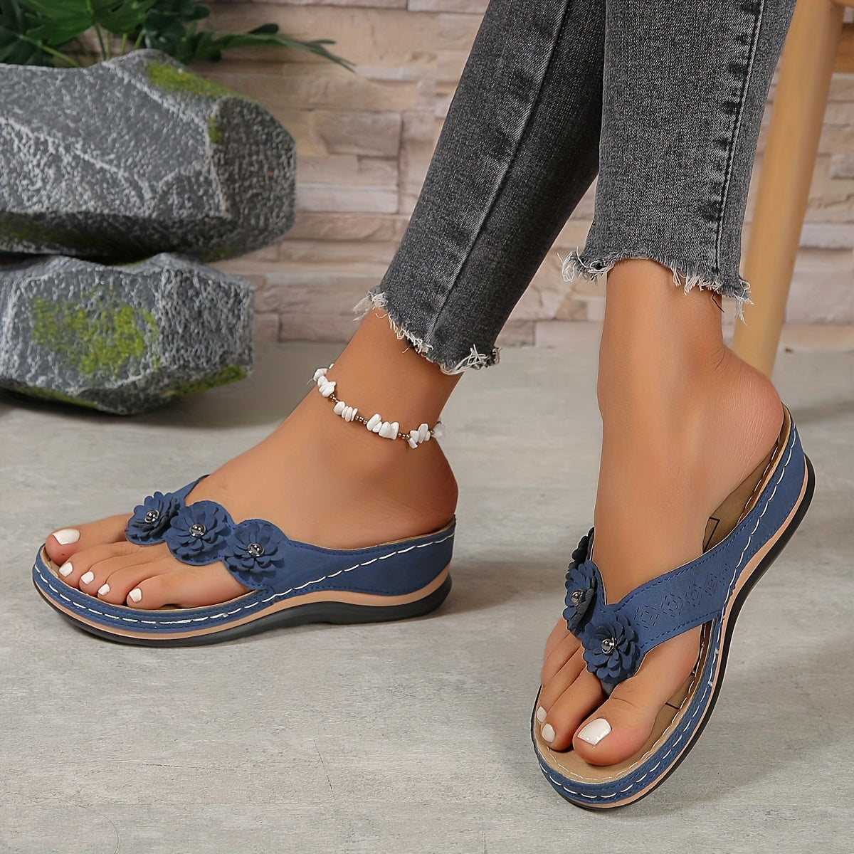 Nokmo | Women's Orthopedic Flip-Flops with Floral Embellishment