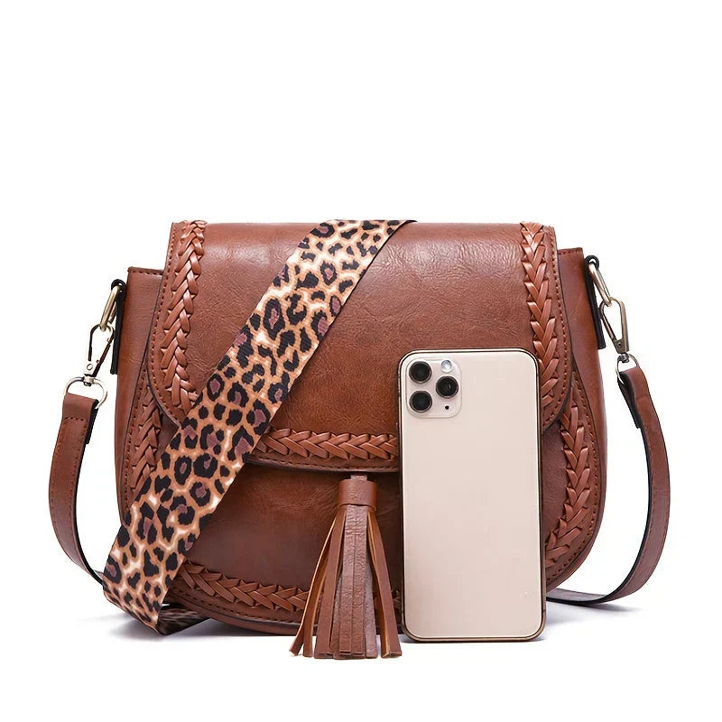 Nokmo | Women's Saddle Shoulder Bag with Tassel Detail