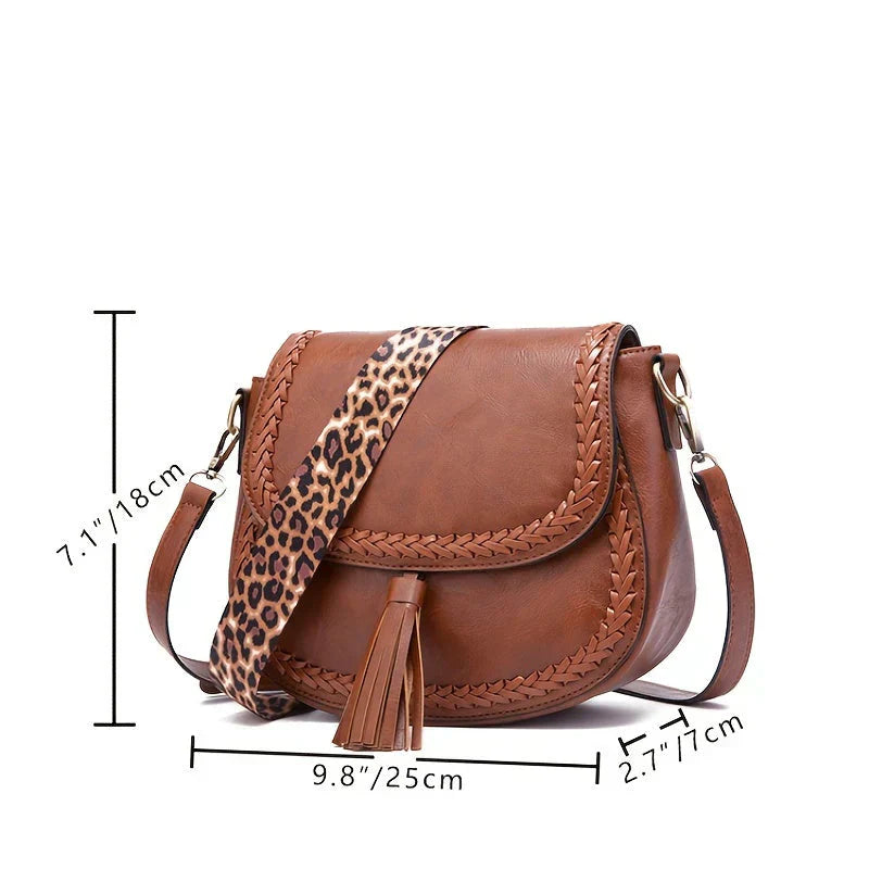 Nokmo | Women's Saddle Shoulder Bag with Tassel Detail