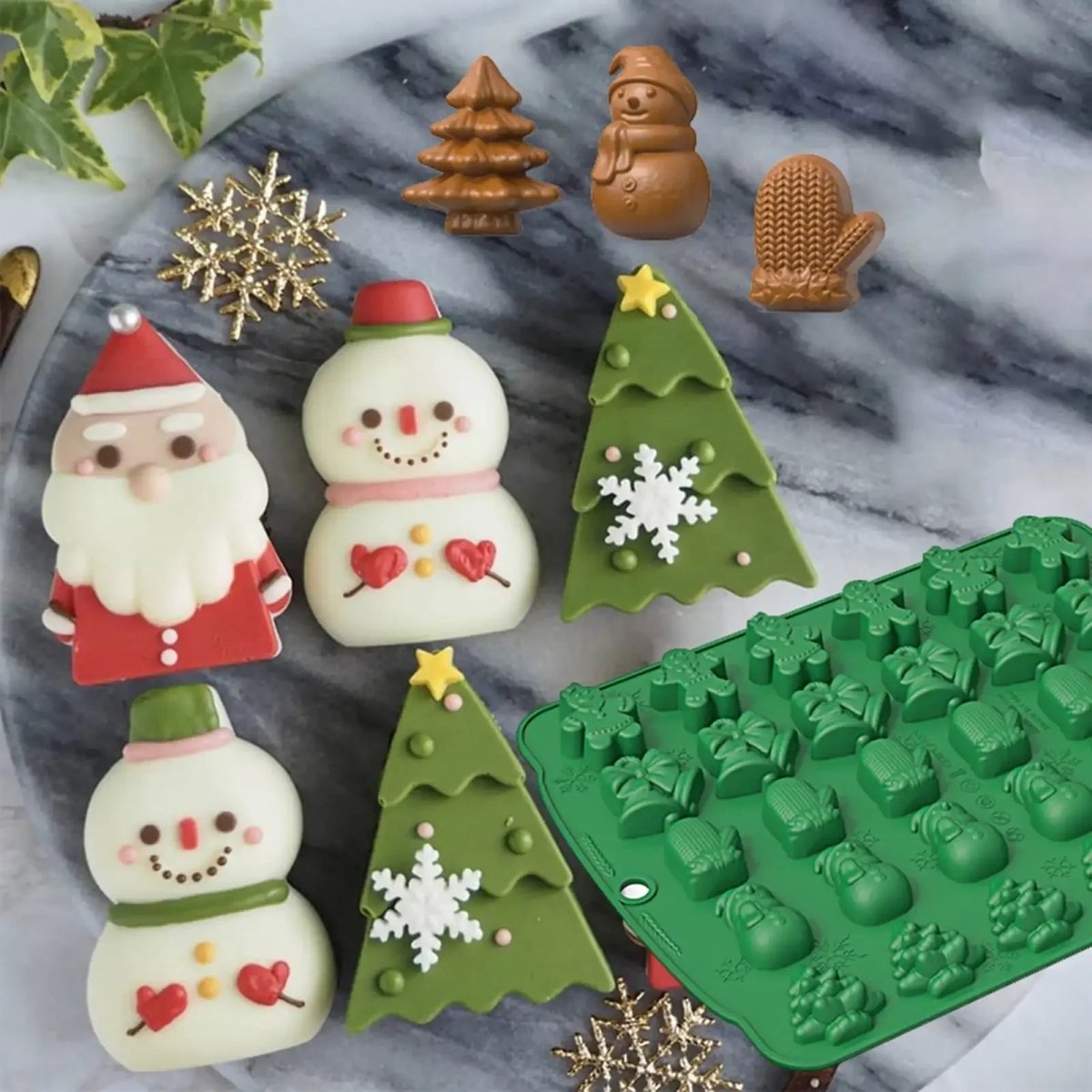 Nepřilnavé formičky na vánoční cukroví - tvary Santa Clause, sněhuláka a stromečku