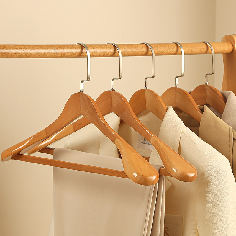 Oaklee Elite – Luxury Wooden Hangers with Refined Design