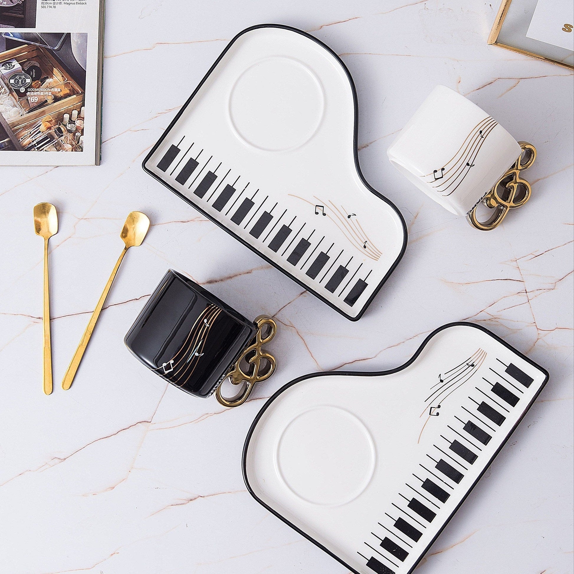 Pianissimo Taste – Elegant Cup and Tray Set for Music Lovers