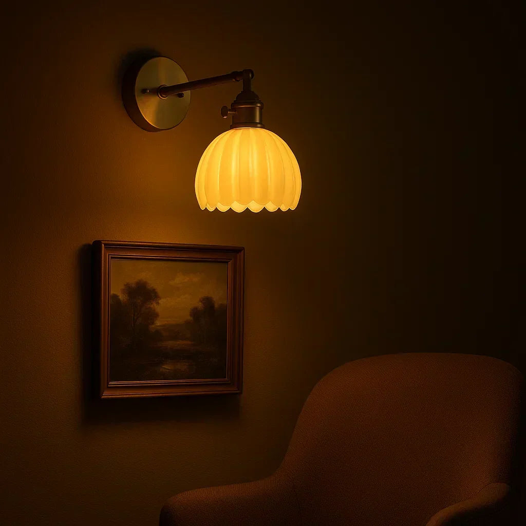 Retro nástenné svietidlo s tulipánovým skleneným tienidlom - vintage štýl