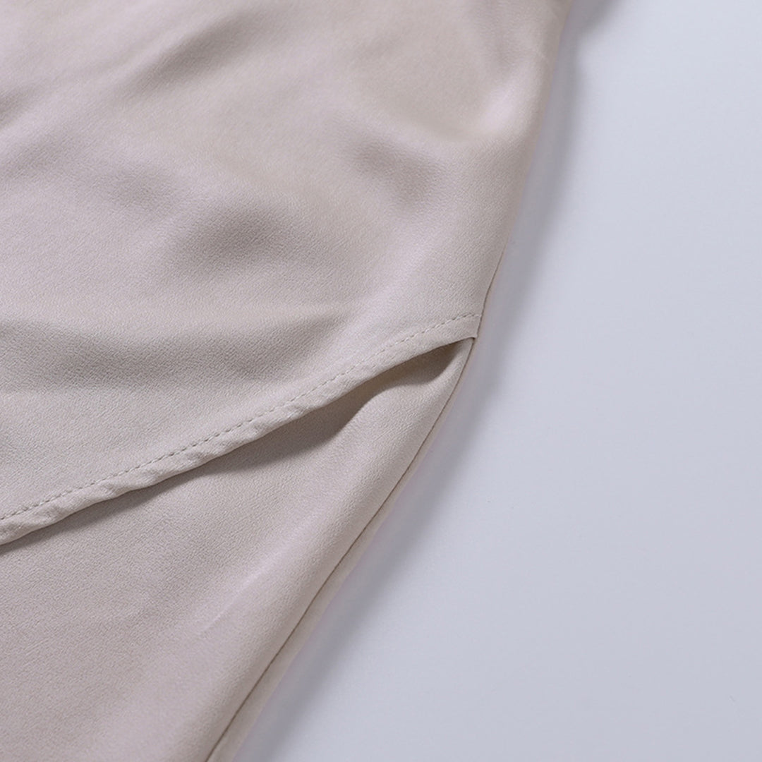 Satin maxi dress with spaghetti straps | Sensual and elegant | Feminine style