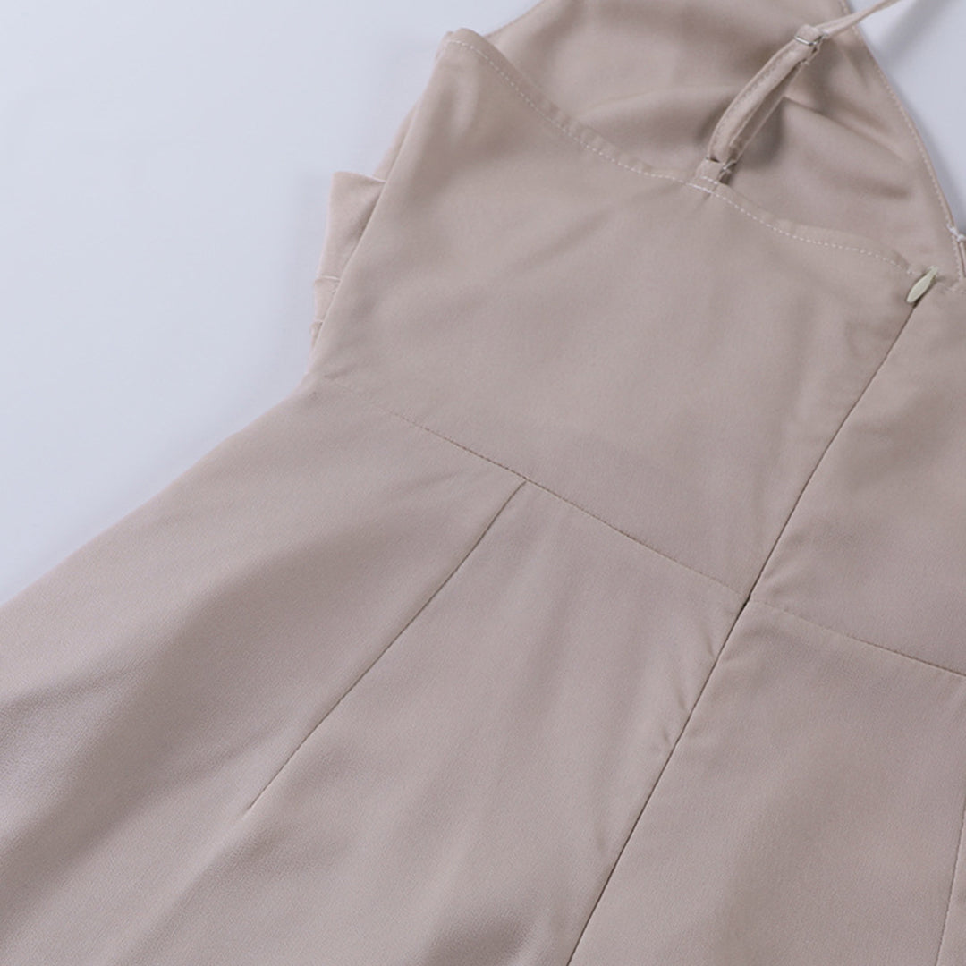Satin maxi dress with spaghetti straps | Sensual and elegant | Feminine style