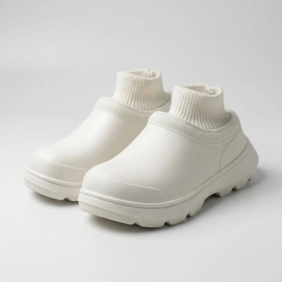Slip-on-træsko med strikket manchet ved anklen