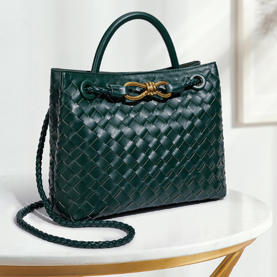 Small Woven Handbag – Compact and Elegant Braided Bag