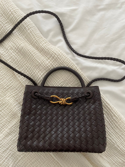 Small Woven Handbag – Compact and Elegant Braided Bag