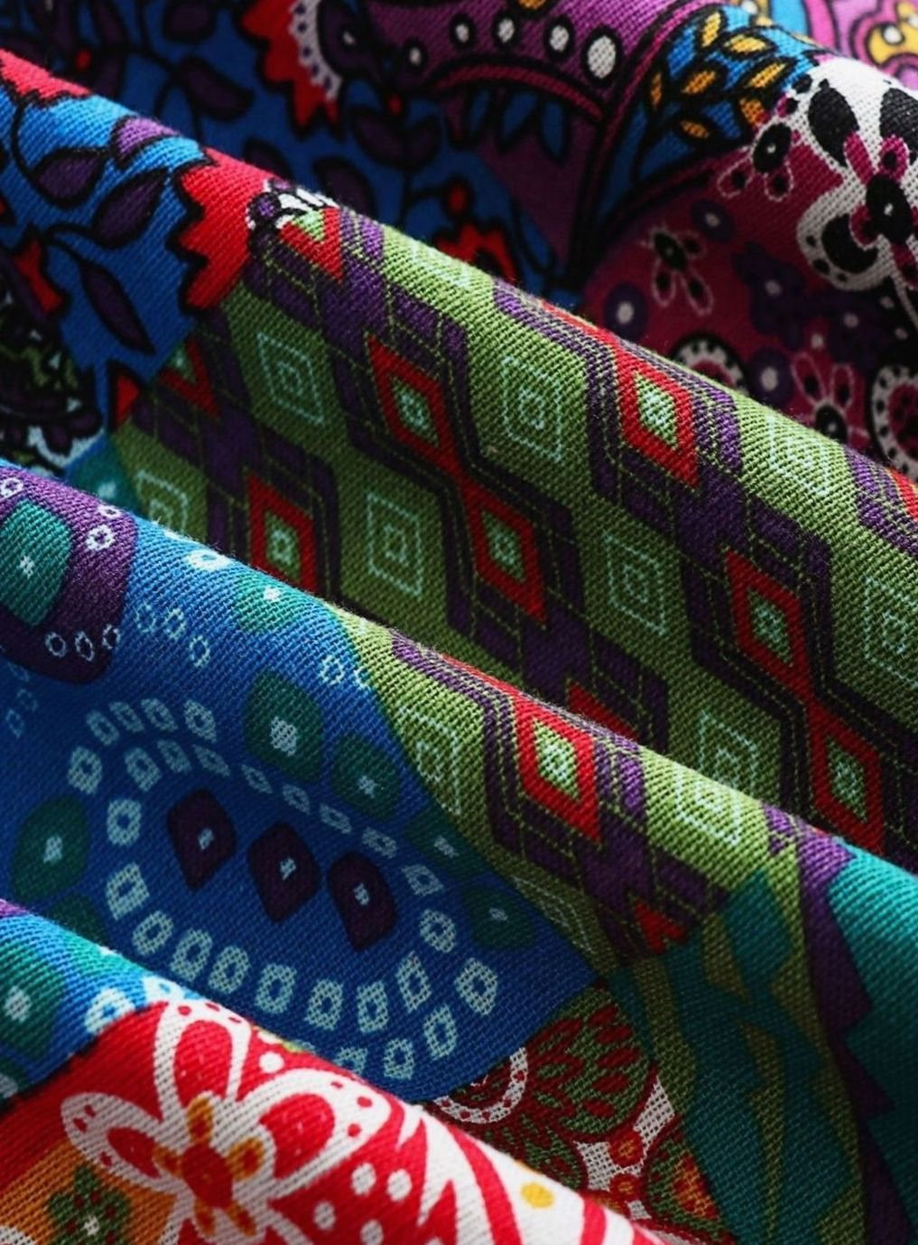 Bohojakke til kvinder med patchworkprint, fleecefor og hætte