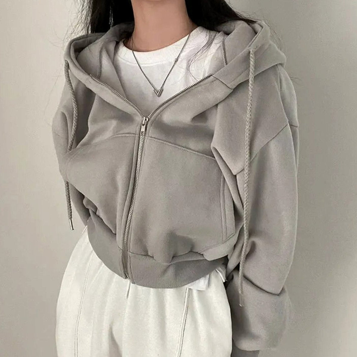 Dámská zkrácená oversize fleecová mikina s kapucí, zipem a stahovací šňůrkou