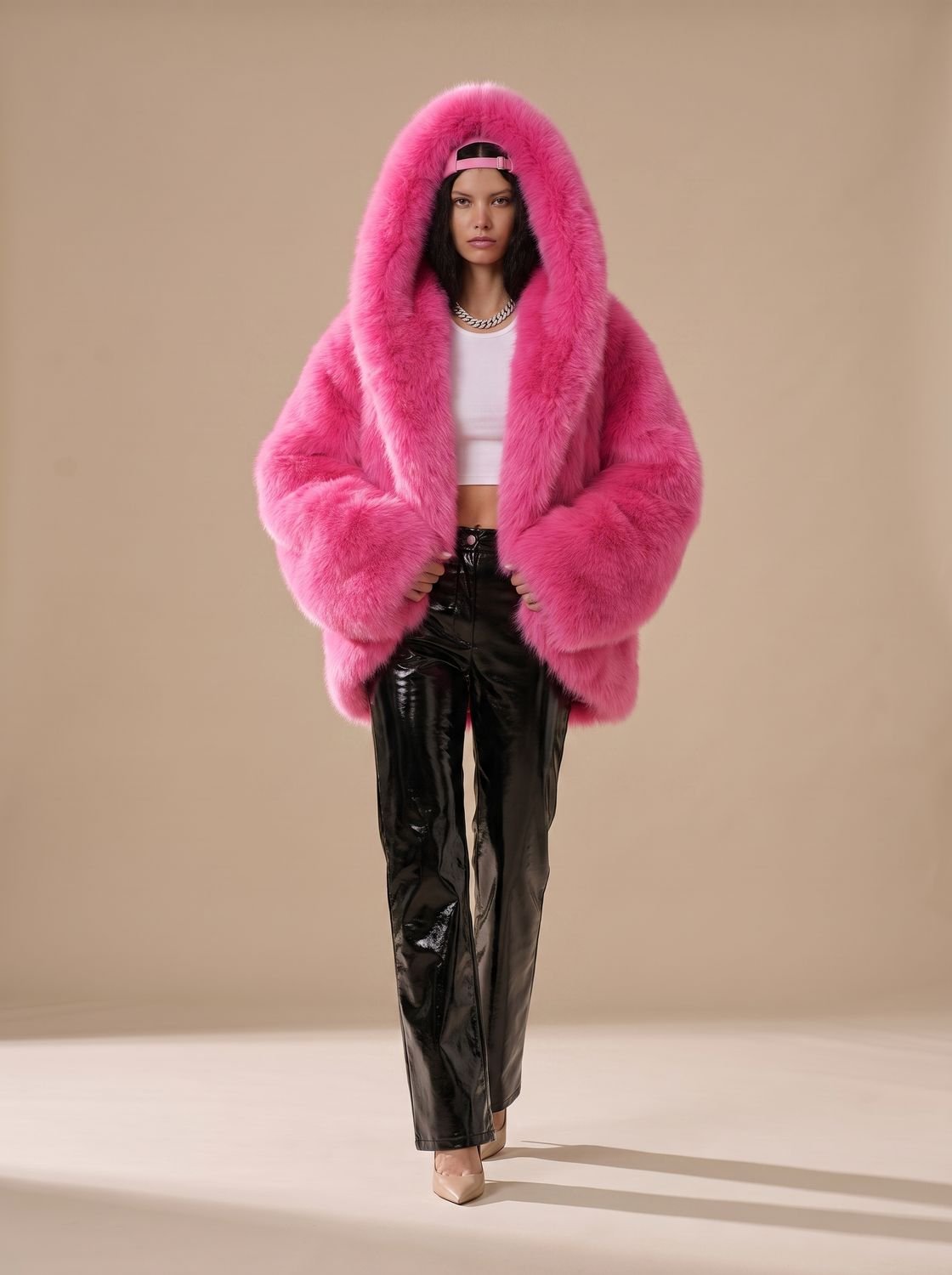 Γυναικείο oversized μακρύ χειμερινό παλτό με κουκούλα, από συνθετική γούνα και μακριά μανίκια