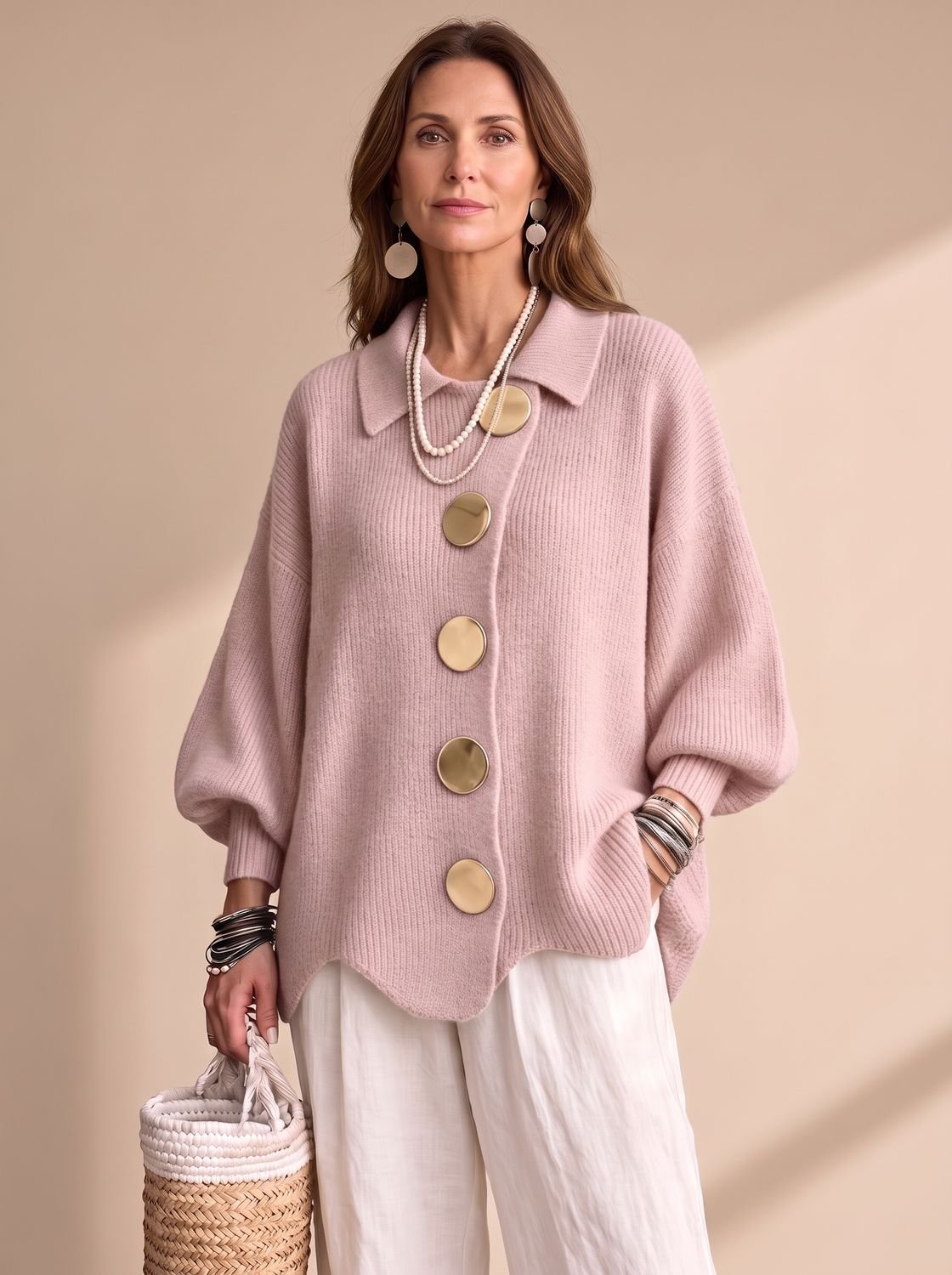 Oversized strikcardigan til kvinder med lanternemønstrede ærmer og guldfarvede knapper