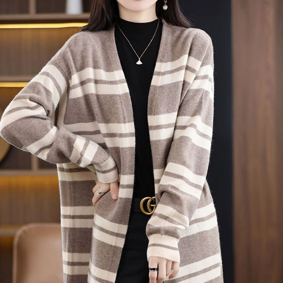 Dames oversized strikket cardigan med striber, lang model og åben front