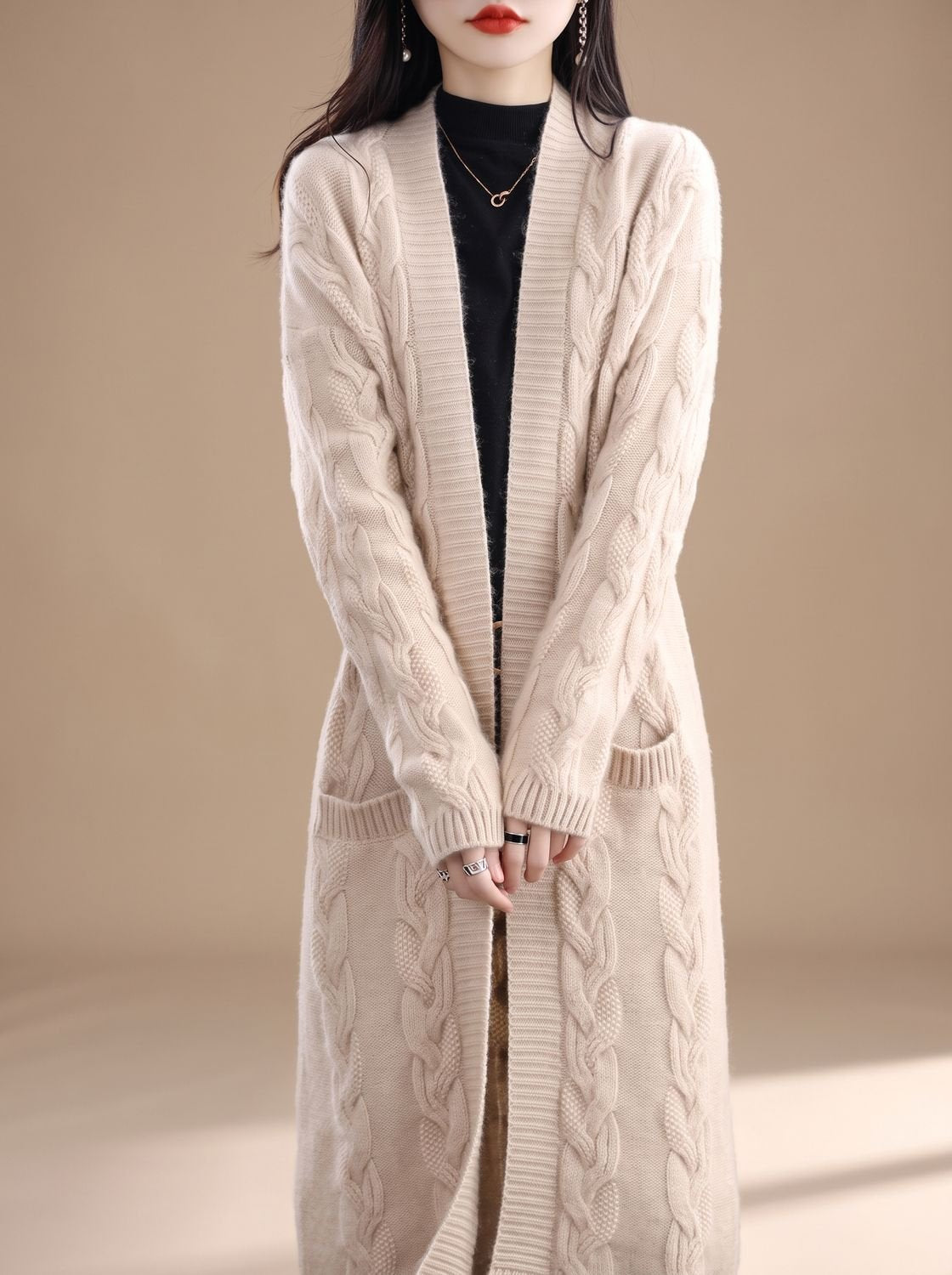 Dames oversized strikket cardigan med striber, lang model og åben front